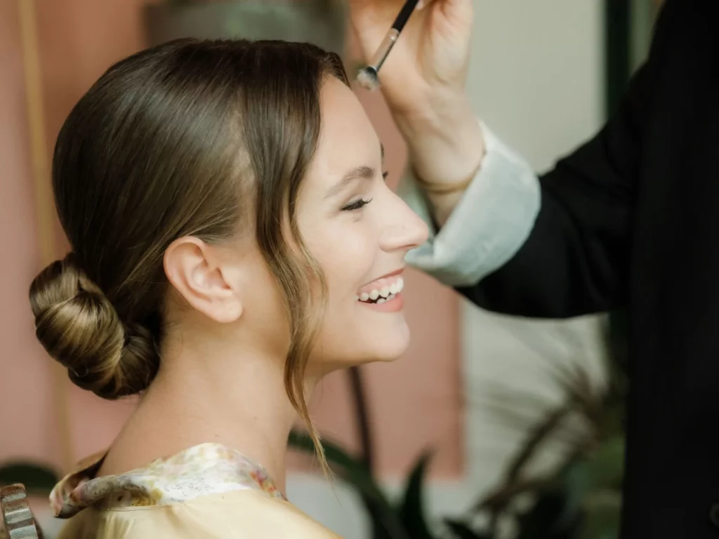 Les tendances maquillage mariage en 2025 : entre naturel et sophistiqué, signé par une maquilleuse mariage en Drôme-Ardèche.